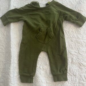 NUI Organics sweatshirt onsie 12-18months